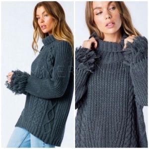 SPECIAL! CHARCOAL FRINGE SLEEVES SWEATER